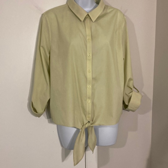 Chico’s Button Down Blouse w/ front tie- size 2 - Picture 2 of 5